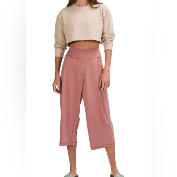 Lululemon Wide Leg HR Crop 19”,Color-(SCHI)Spiced Chai,GUC - Picture 3 of 10